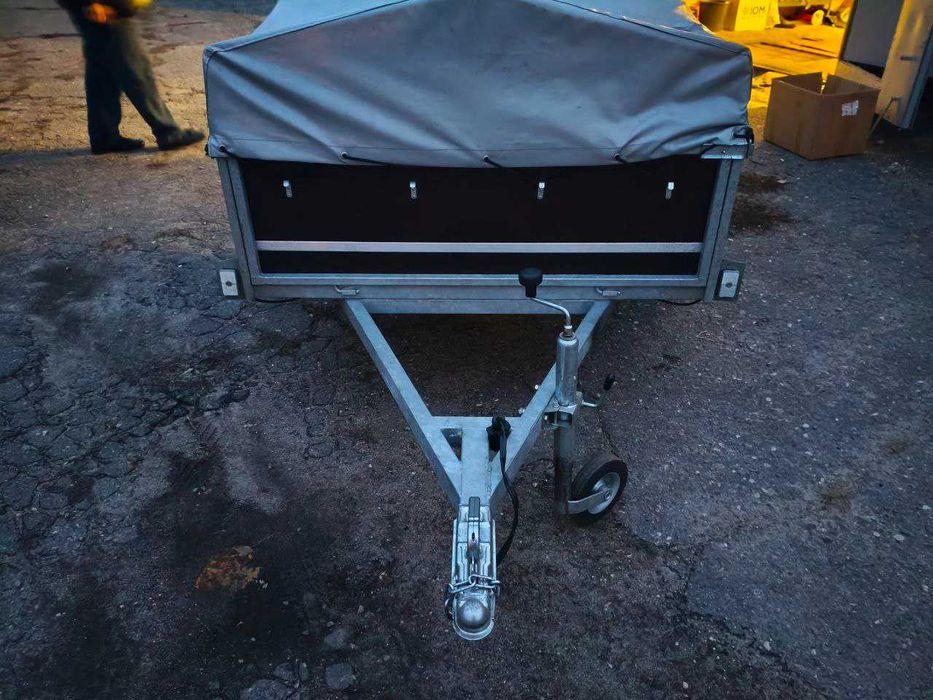 Продам майже новий причеп