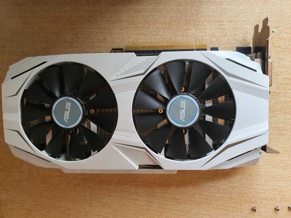 Видеокарта ASUS GTX1060 Dual 6 Gb GDDR5 нерабочая.
