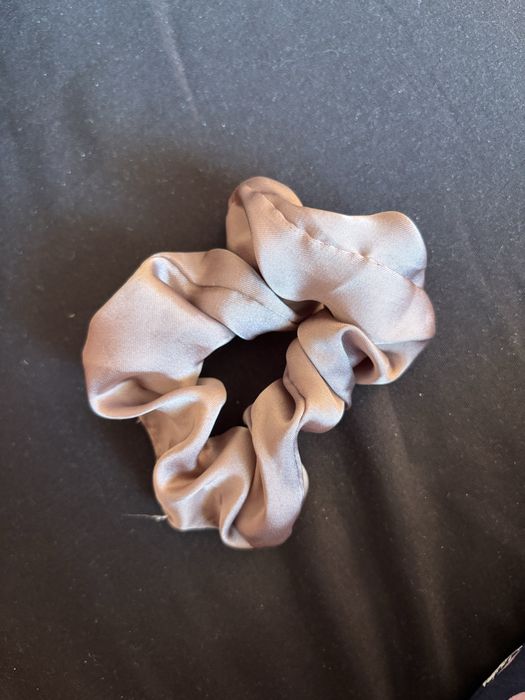 Gumka do włosów z materiału scrunchie