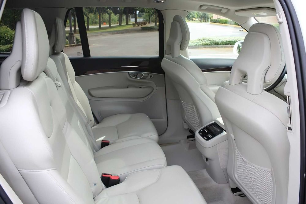 Volvo XC90      2017