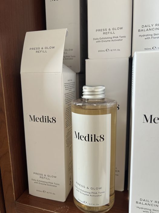 Medik8 Press & Glow Тонік з кислотою PHA