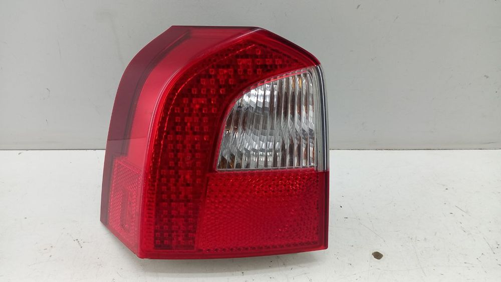 Фонарь задний левый Volvo XC70 V70 2007-2016 30698983