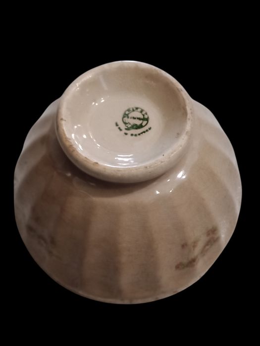 Malga ou tigela antiga da fabrica de loiça de Sacavém