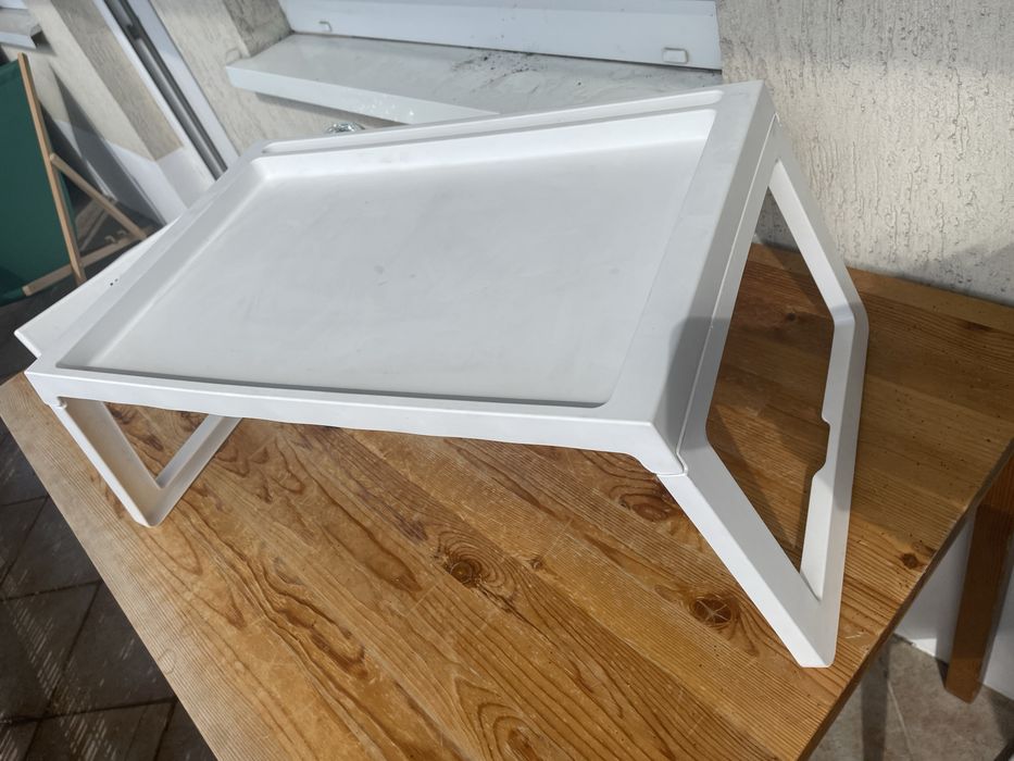 Taca ikea biala