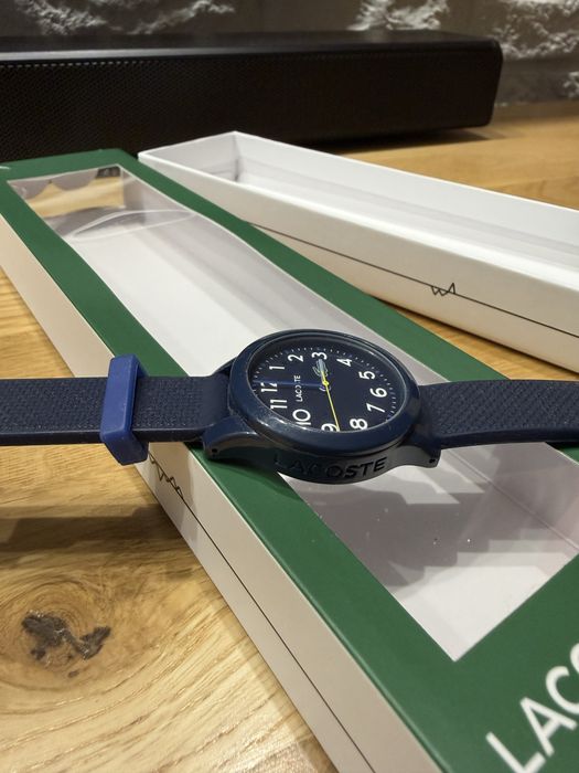 Zegarek dla dziecka Lacoste. Oryginalny