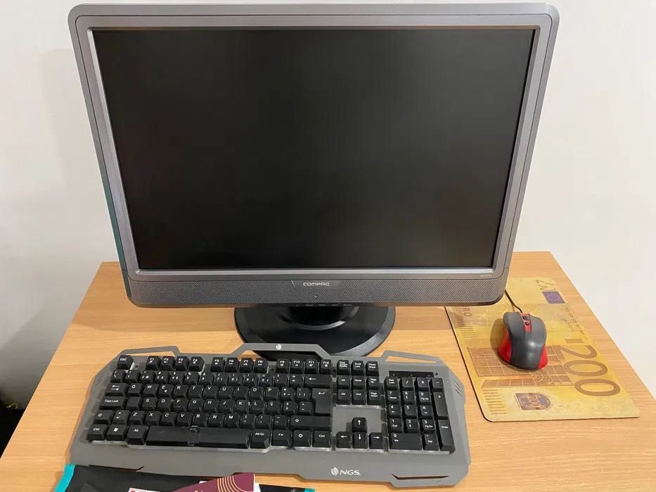 Compaq Computer64409174242178122