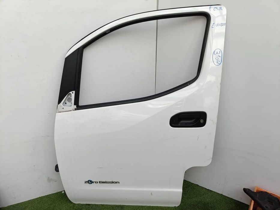 Porta frente esquerda NISSAN NV200/Evalia Combi (M20)