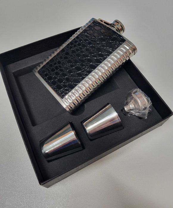 Flask set: flask, 2 beakers and funnel64586097485826122