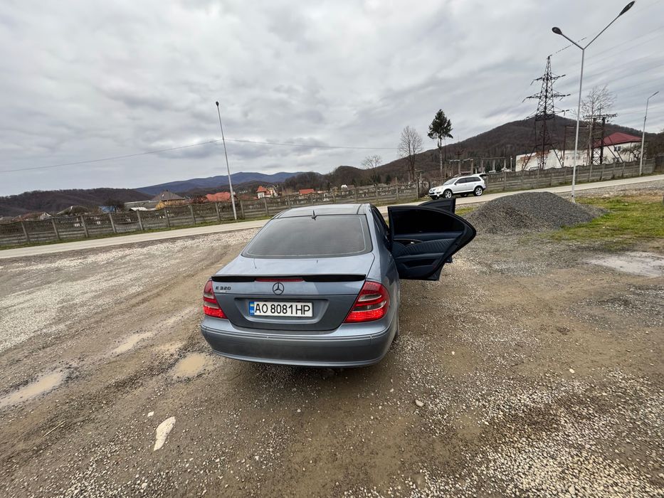 Mersedes w211 Мерседес в 211