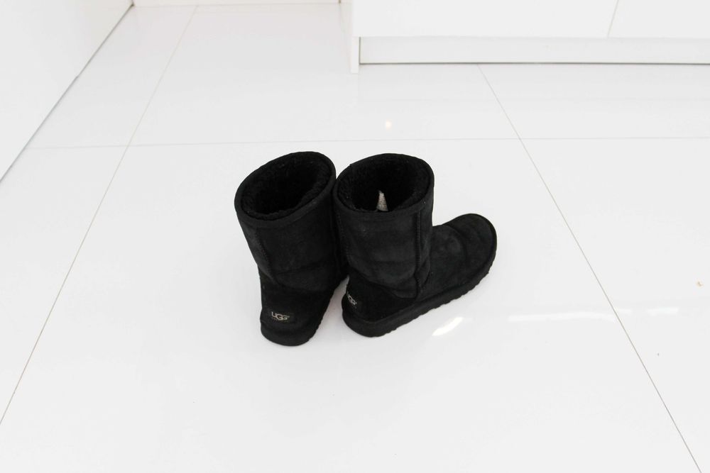 UGG Classic Short ll, 39