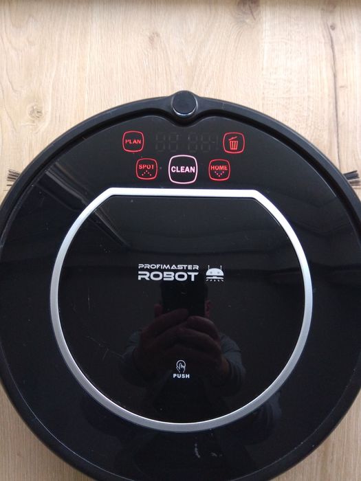 Robot sprzątający odkurzacz