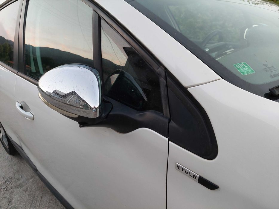 Peugeot 2008 1.2 PureTech Style 82Cv (Gasolina/GPL): Viaje o dobro Gastando Metade do Dinheiro!