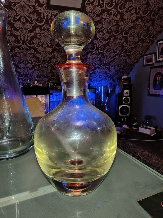 Duża pękata karafka