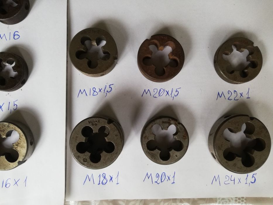 Плашки метрические