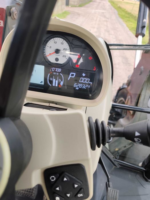 Massey Ferguson 5711 S DYNA 6 TUR  PNEUMATYKA Dopasiony traktor Waga