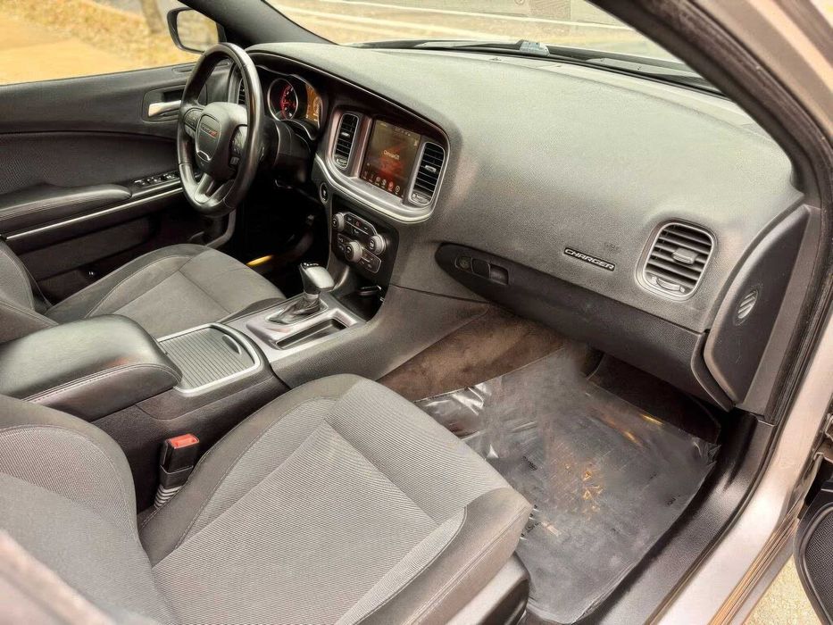 Dodge Charger SE      2015