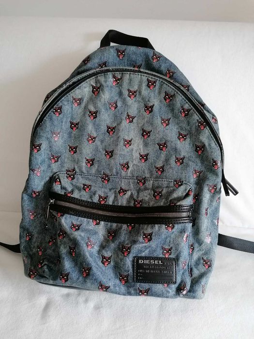 Oportunidade - Mochila "Diesel" em muito bom estado. Muito confortável