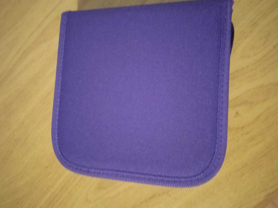 Vendo estojo/bolsa de porta CD,s DVD,s  do videojogos Spyro the Dragon