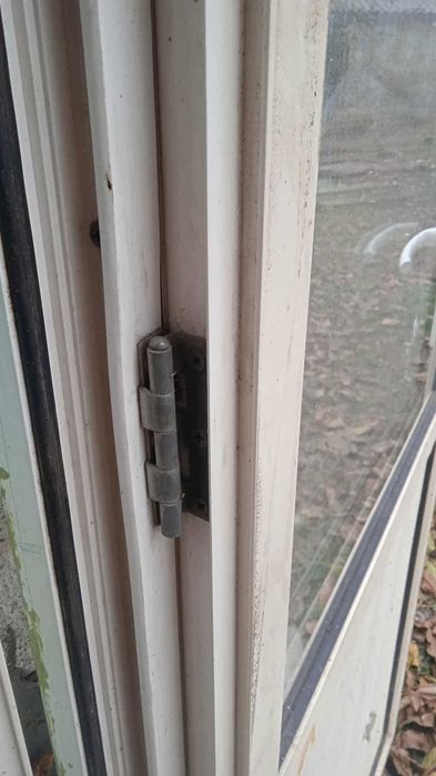 Пластикові двойні двері б/у 87/218 с рамой в гарному стані