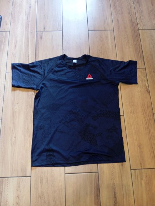 Спортивный костюм .