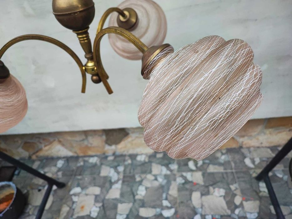 Art deco mosiężny żyrandol na 3 klosze