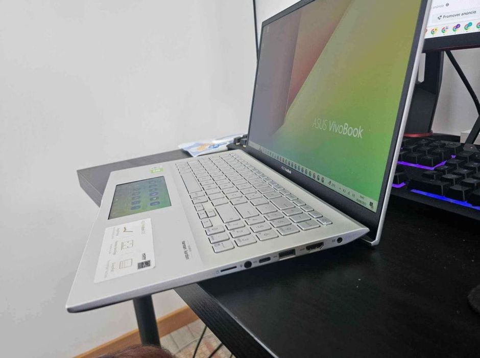 ASUS VivoBook S15 Touchpad interativo.