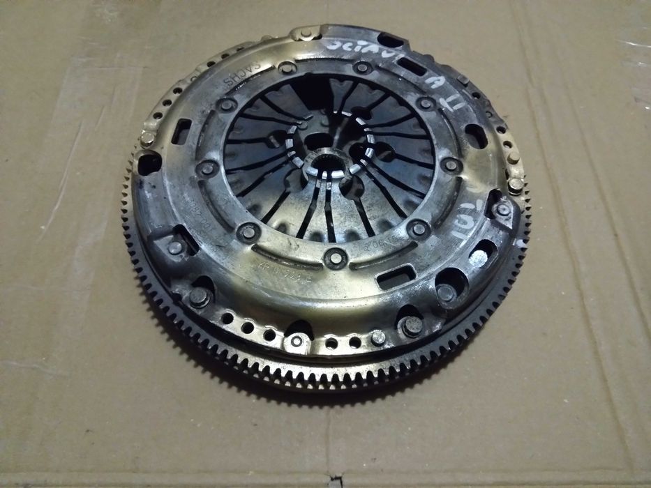 Демпфер маховик щеплення Passat B6-Caddy-Touran-Octavia A5-Golf 5 1.9