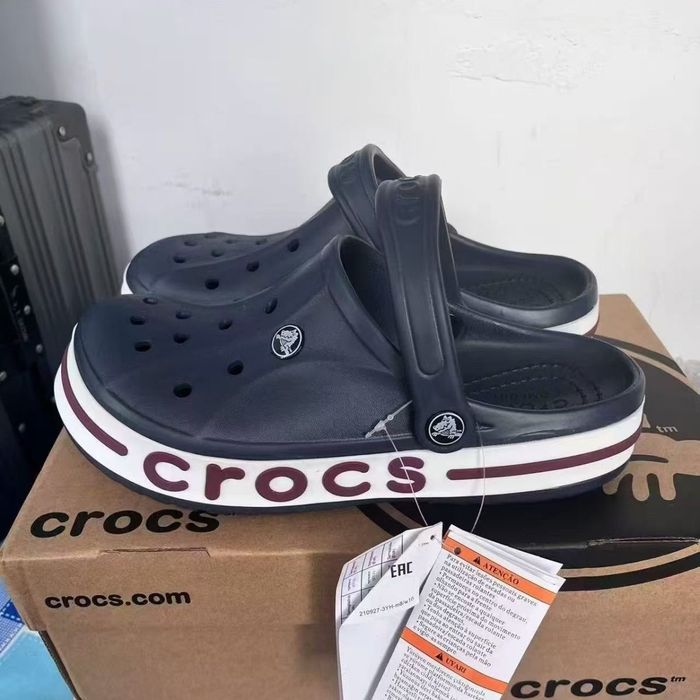 Тапки, шльопанці, крокси, crocs