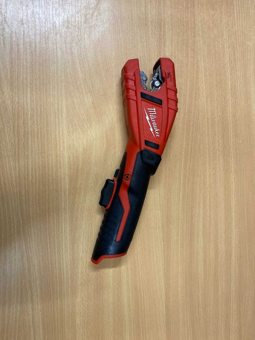 Obcinak do rur MILWAUKEE C12 PC Milwaukee