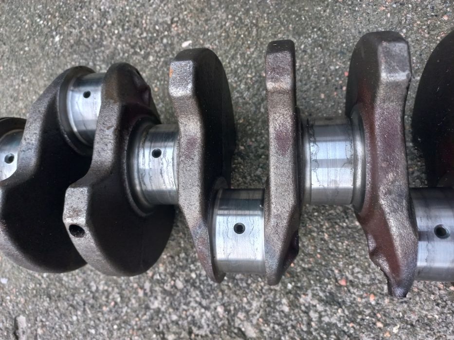 Продам колінчастий вал.коленвал 21213
