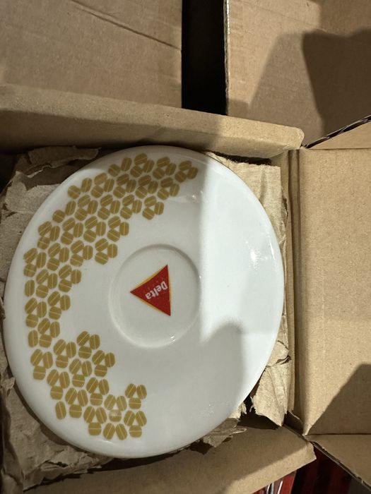 Conjunto 6 chavenas e 6 pires novos