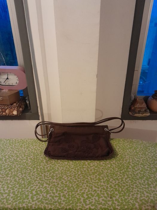 Vendo Mala de Senhora muito bonita como nova