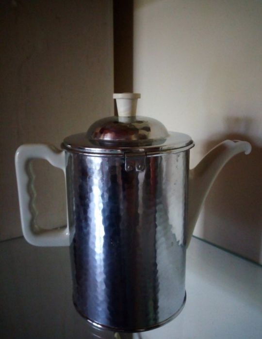 Cafeteira térmica ou bule modelo Thermisol em porcelana