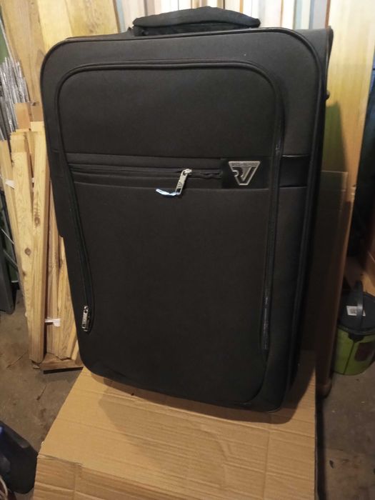 Walizka duża używana - dobra na wysyłkę kółka