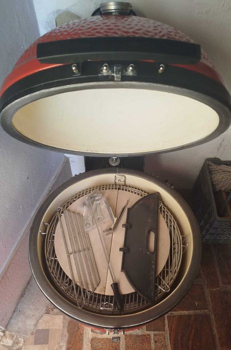 Grelhador Kamado Joe com acessórios