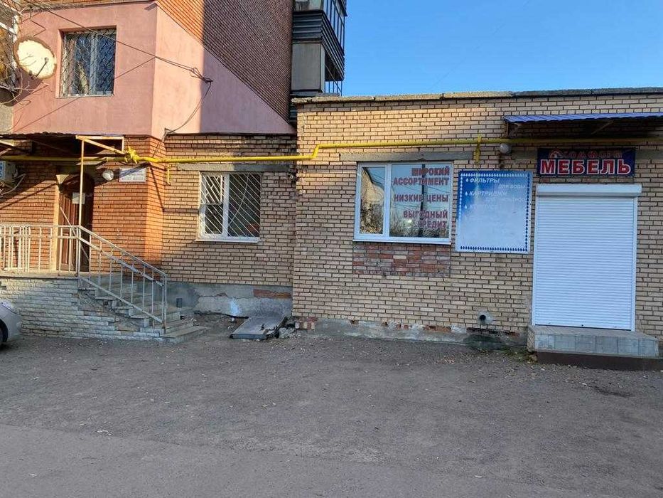 Продаю  будівлю магазину з офісними приміщеннями