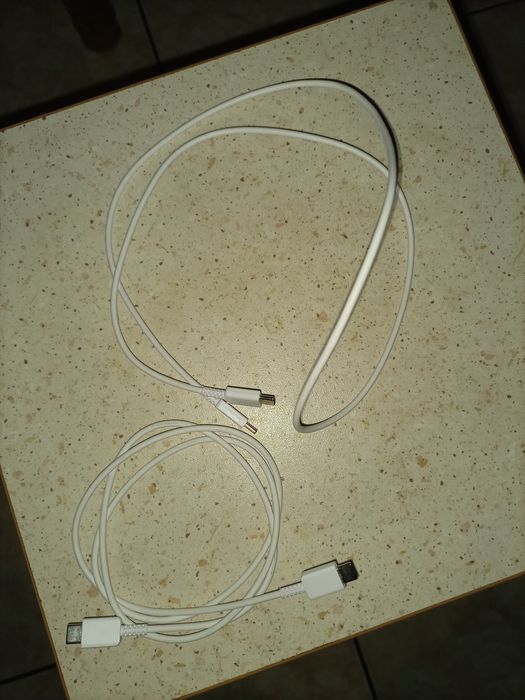 Dwa Nowe kable do ładowania Typ C do Typ C.