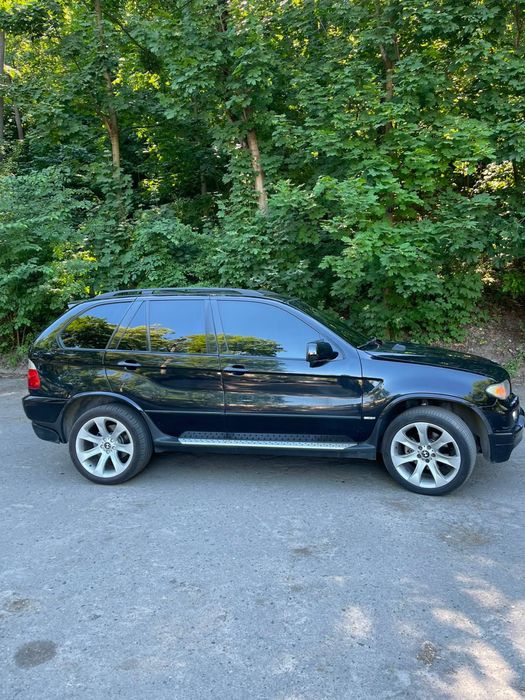 Доглянутий BMW x5 e53