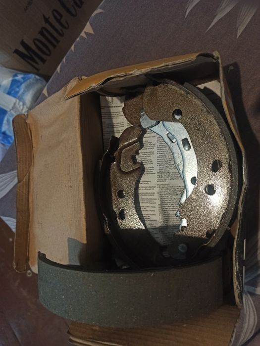 Задние тормозные колодки Рено Логан