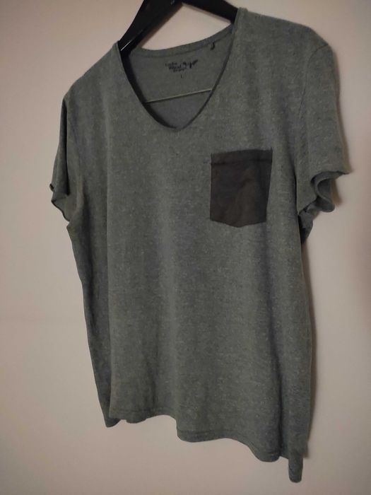 T-shirt verde com bolso Cedar Woods