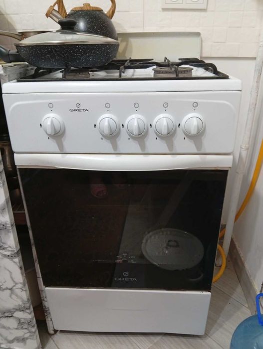 Продам газову плиту б/у в хорошому стані.