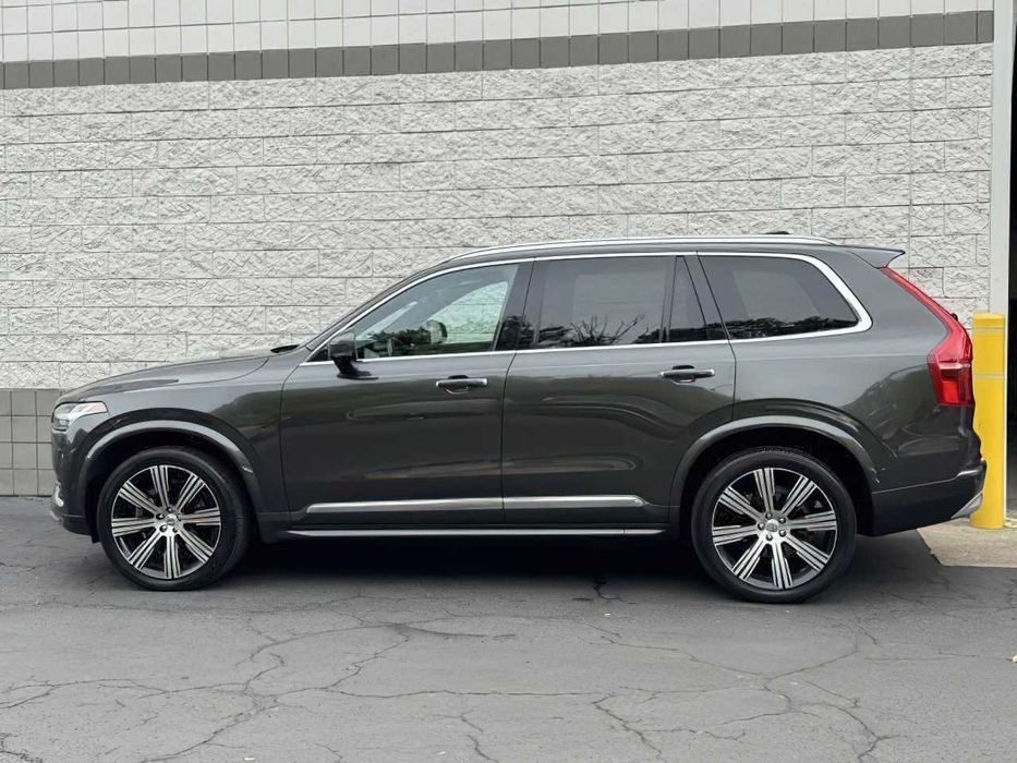 Volvo XC90 B5      2022
