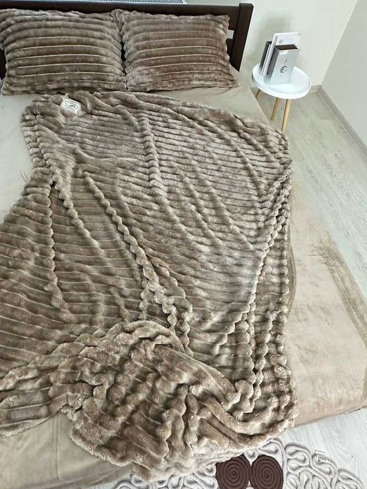 Постільна білизна Шарпей ВЕЛЮРОВА Koloco ЄВРО Світло-бежева