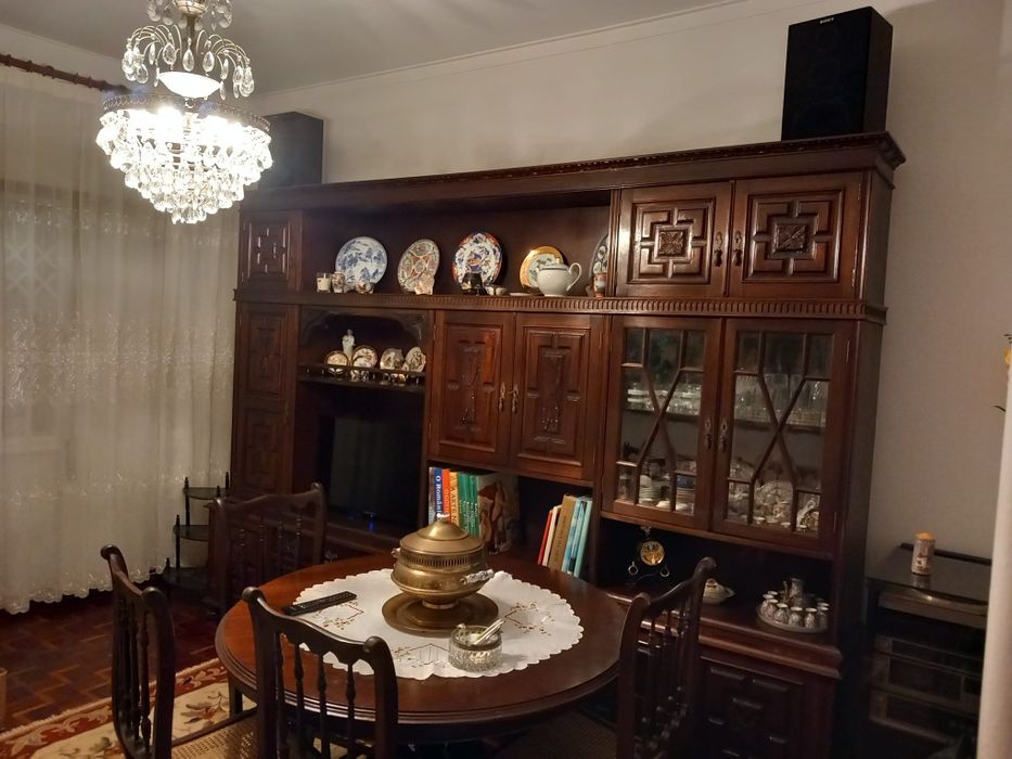 Móvel de sala em madeira