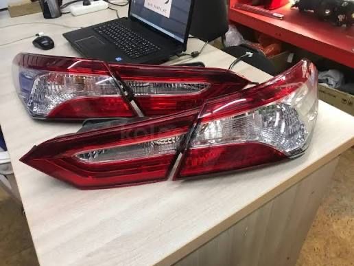 Toyota Camry 70 оригінальні задні фонарі стопи фари
