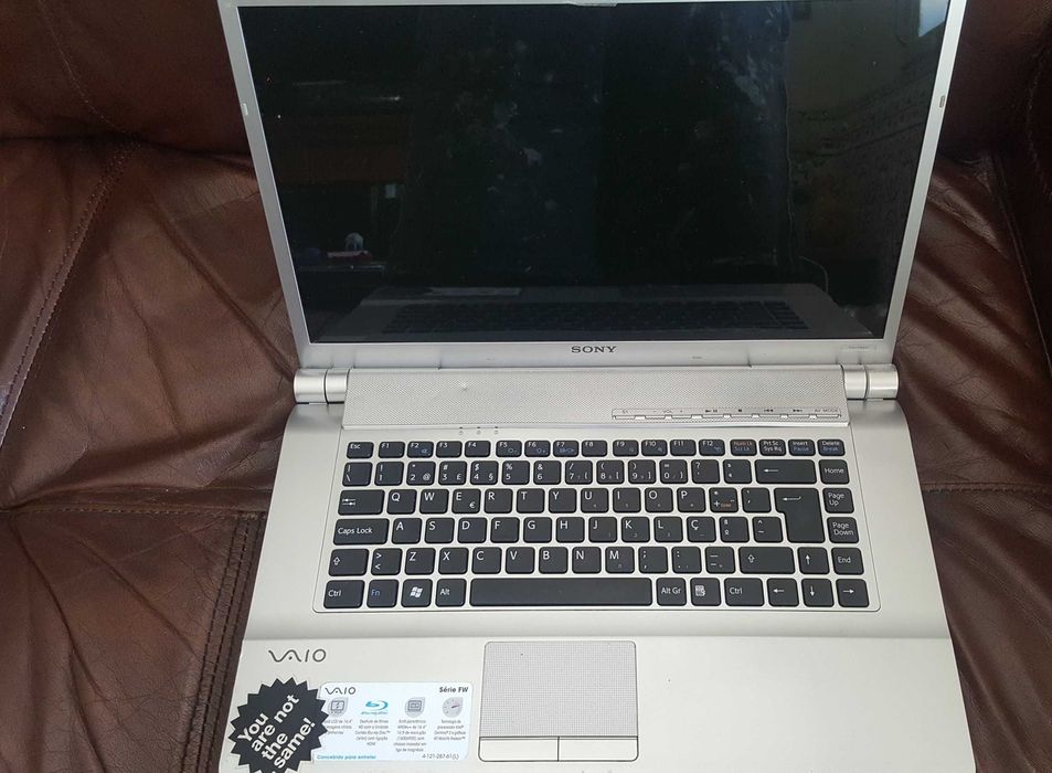 Pc portátil Sony Vaio VGN-FW21E - com avaria - para peças