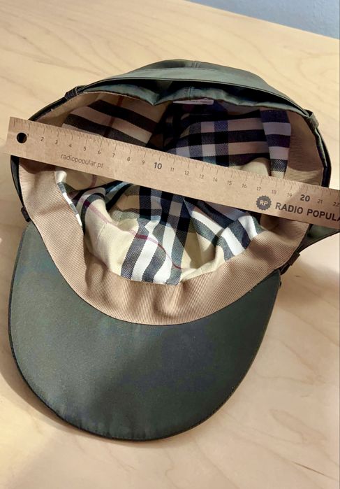 Boina Burberry em verde tropa escuro