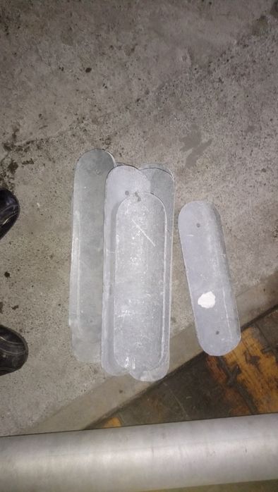 Продам 5 фонарнных столба . По одному не продаю , только все и сразу .