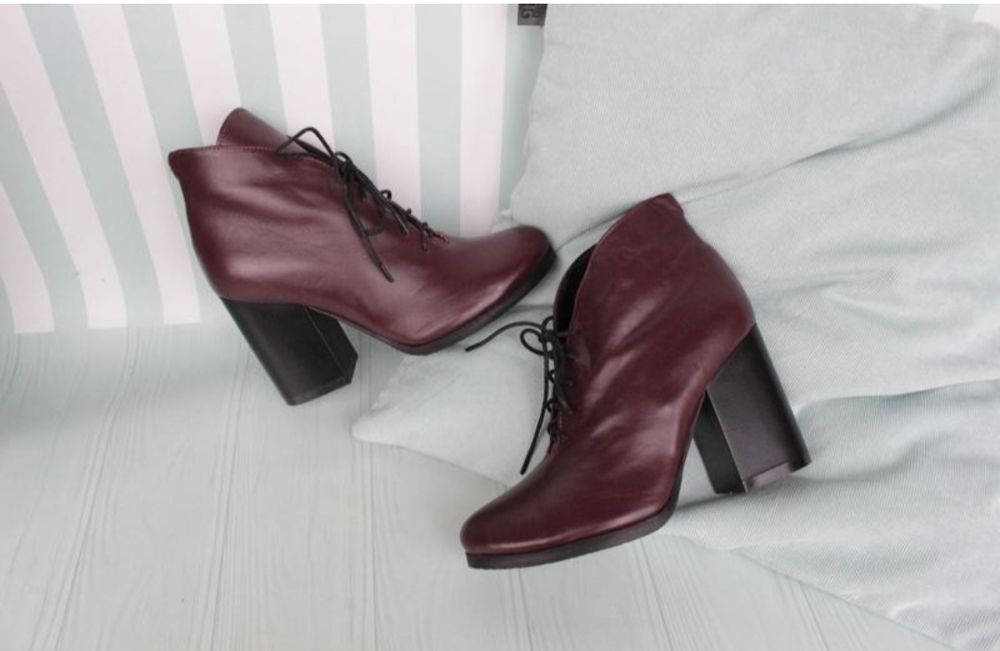 Брендові, стильні шкіряні чоботи