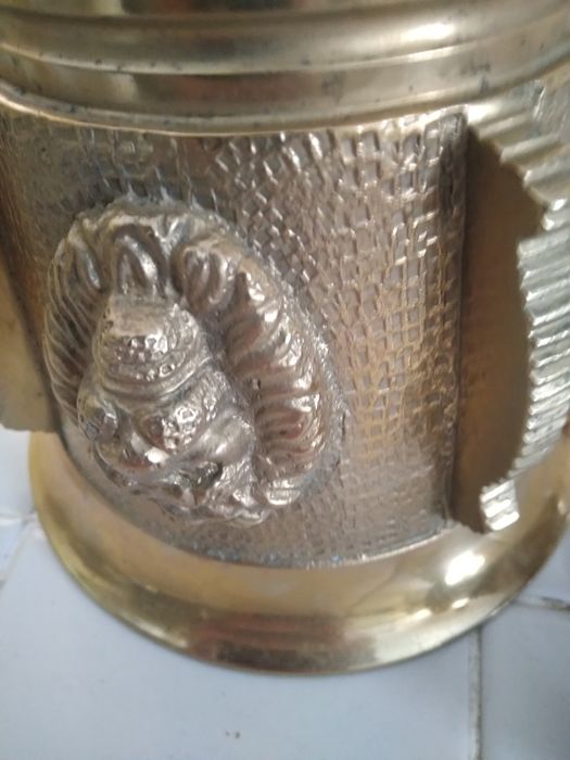 Almofariz em latão.